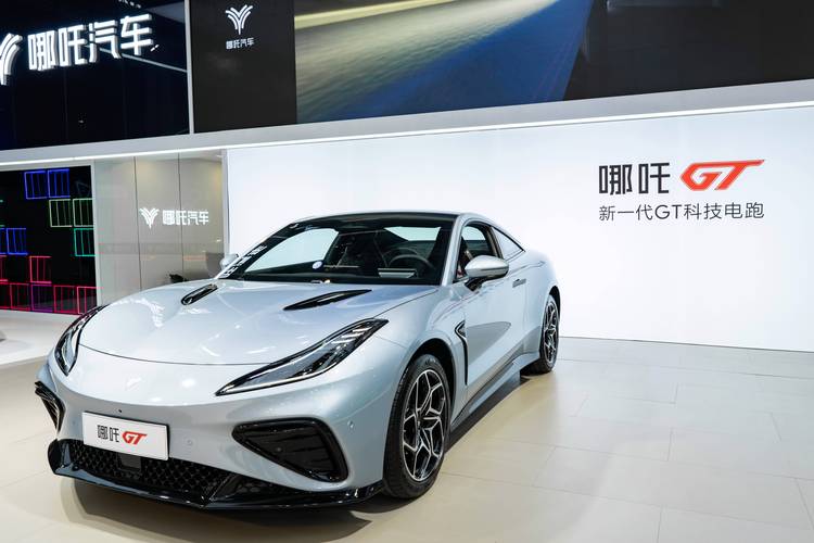 成都新都区诚吉迈企业管理咨询哪吒汽车在智能汽车领域的表现，领途汽车在新能源汽车市场中的影响力